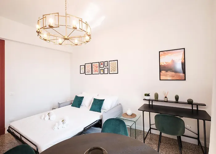 Elegant With View Of Castel Sant'angelo Rom